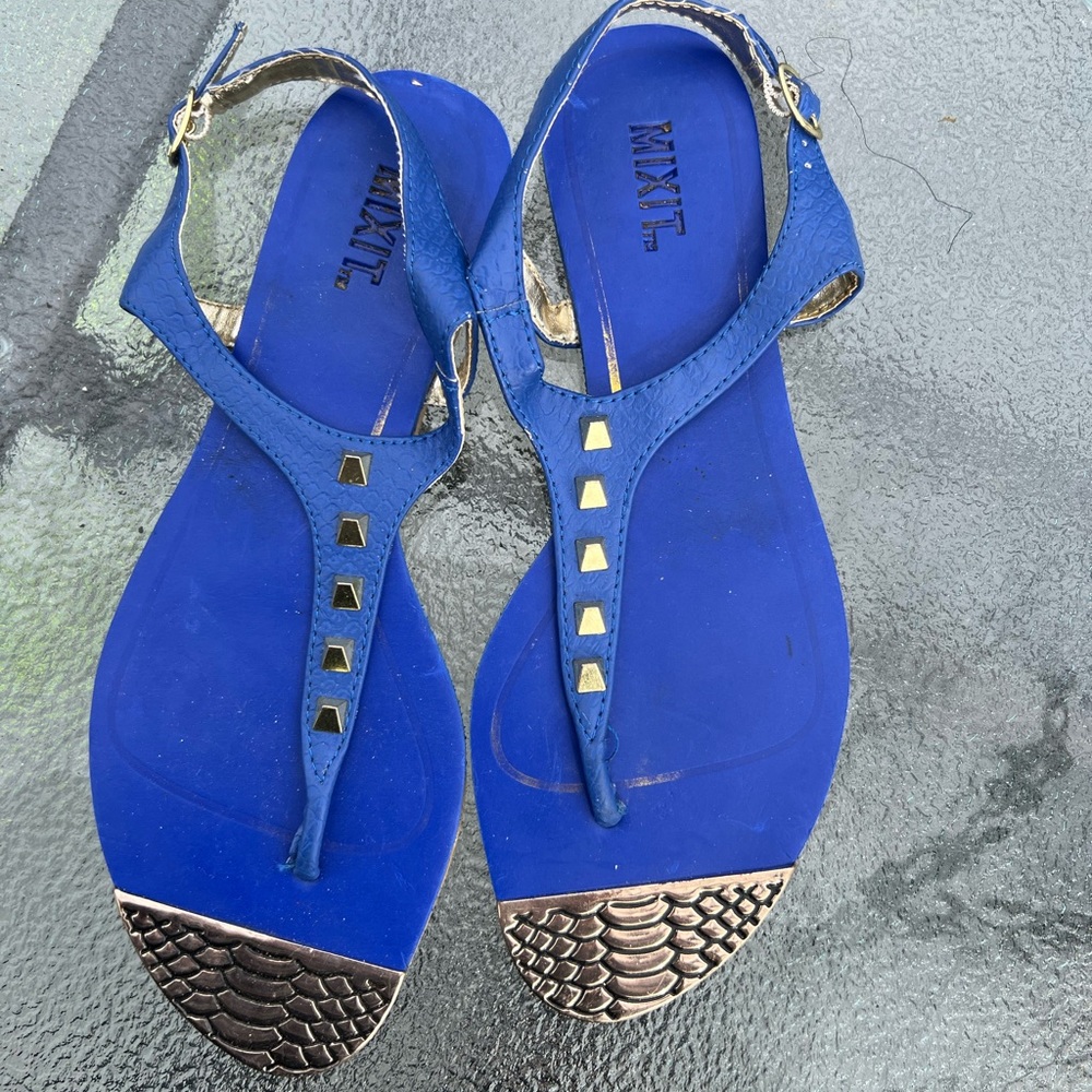 Blue flat sandals